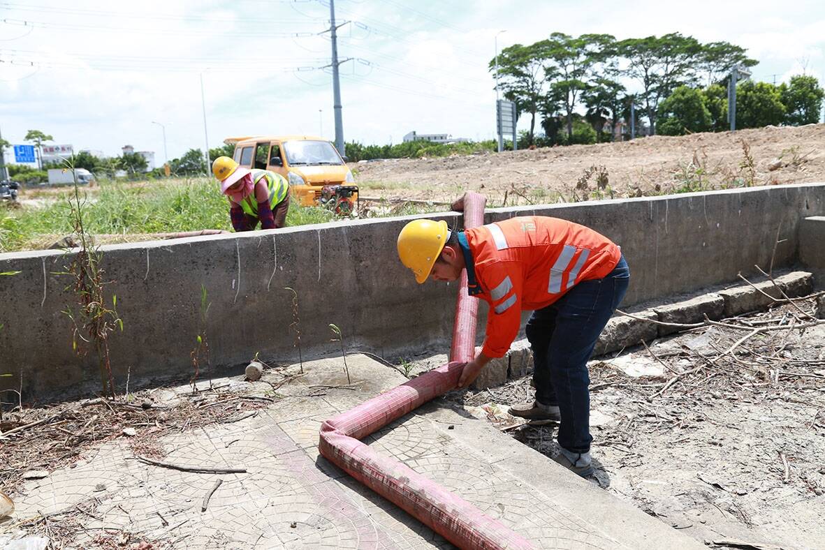 雨水收集井现场施工 202407140e26a372b73ccb5440473aa5f38af4c3.jpg