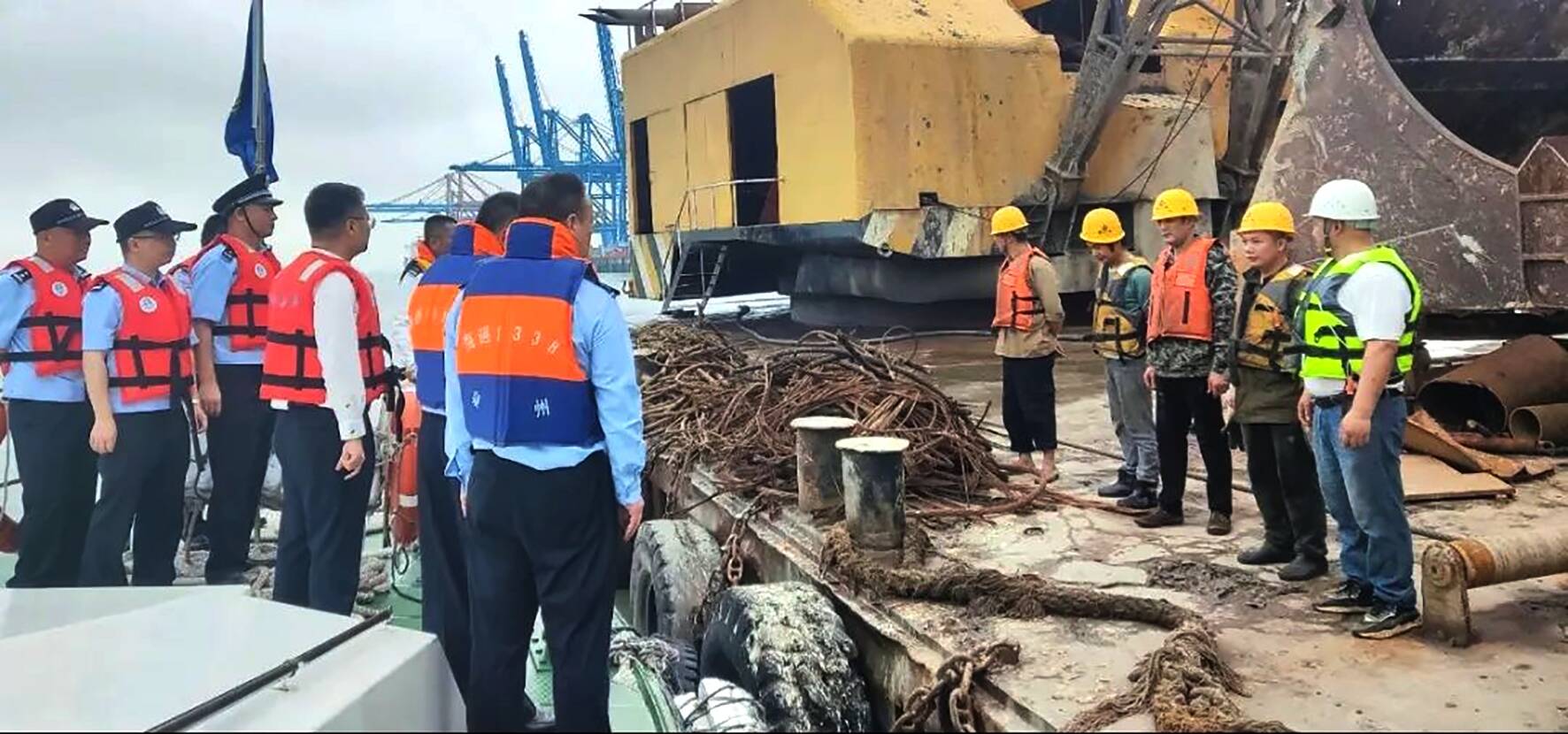 多部门联合清理整治"三无"船舶